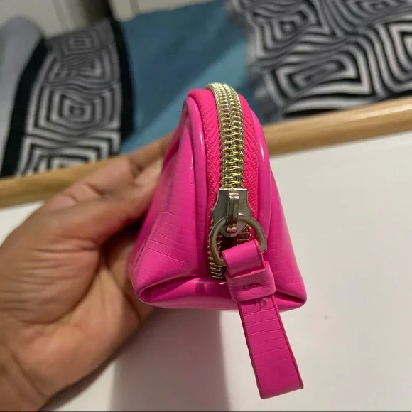 Victoria’s Secret neon pink coin 👛 purse. - Picture 4 of 12